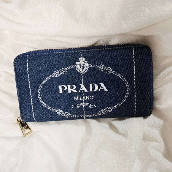 🦄 UNICORN SUPER RARE Prada Denim Wallet 🦄 - Picture 1 of 14